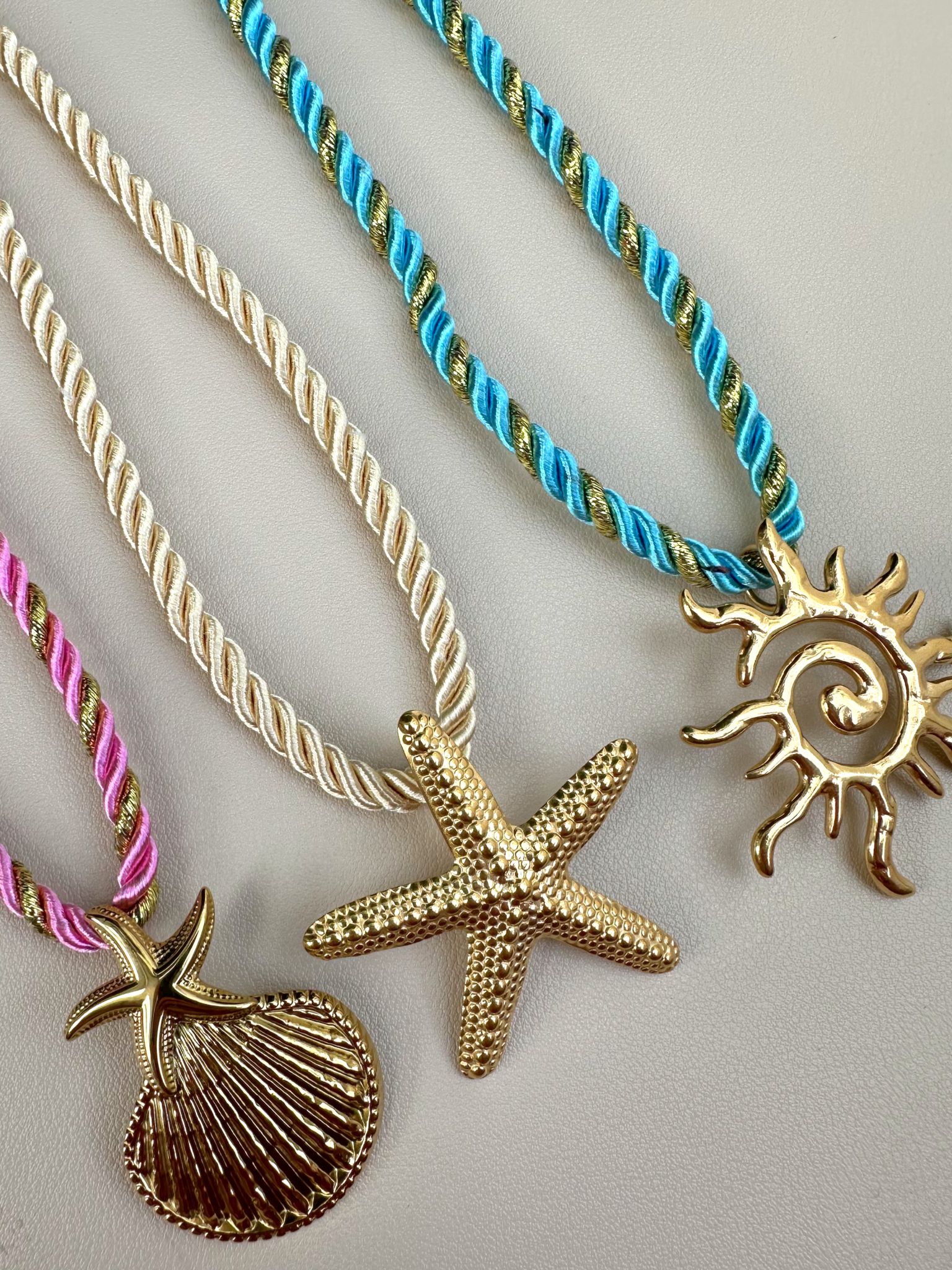 Shell/Star & Rope Necklace